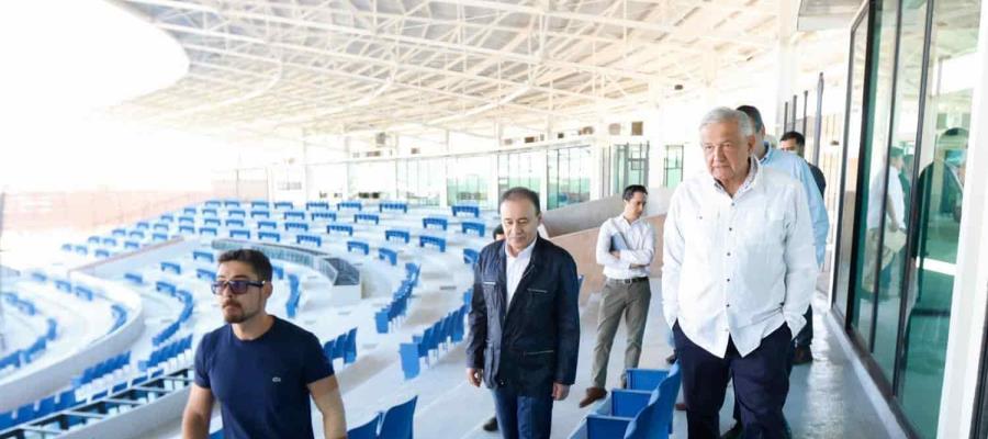 “Mi sueño siempre era jugar beisbol” dice Obrador durante gira de trabajo por Sonora