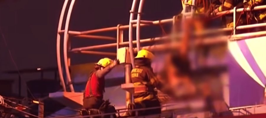 Hallan 2 cuerpos colgados en puente de Ecuador; vinculan hechos con cárteles mexicanos