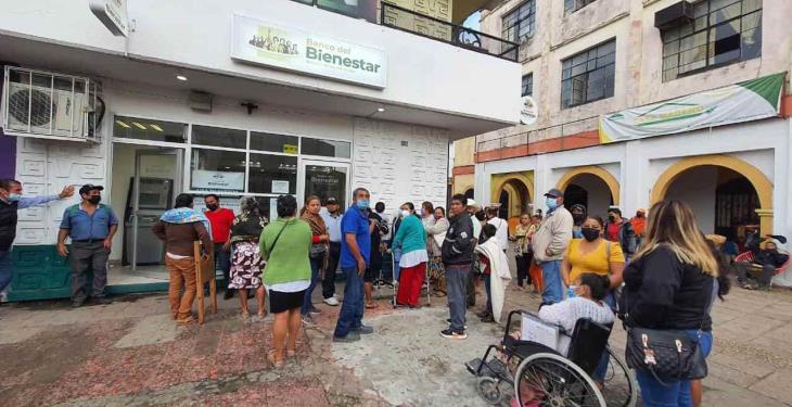 Vuelven a abarrotar Banco del Bienestar para cobro de programas… en Villahermosa