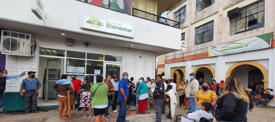 La gente quiere más los Bancos del Bienestar que los cuarteles de la Guardia Nacional: AMLO