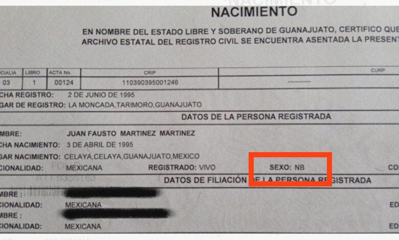 Emiten primera acta de nacimiento de persona no binaria en México