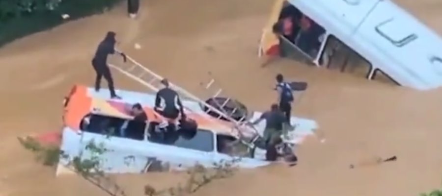 Van 110 muertos por inundaciones y deslaves en Brasil