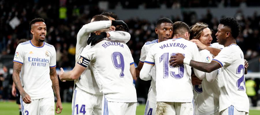 Real Madrid golea y se afianza en la cima de LaLiga