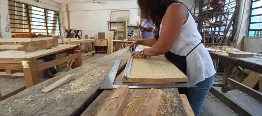 ‘Agoniza’ Escuela de Oficios “Graciela Pintado de Madrazo”