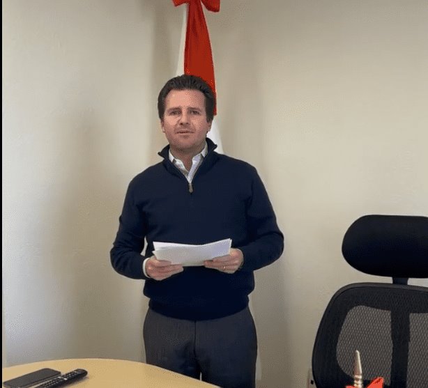 Gaudiano pide a Adán Augusto aclarar si usó o no avión militar