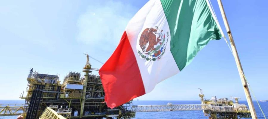 Cierra Mezcla Mexicana de petróleo en 113.83 dólares por barril