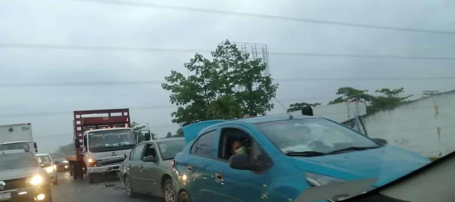 Se registra carambola en la Villahermosa-Frontera