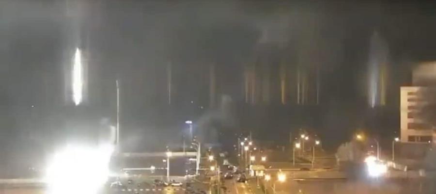 Ataca Rusia central nuclear de Ucrania… y provoca incendio