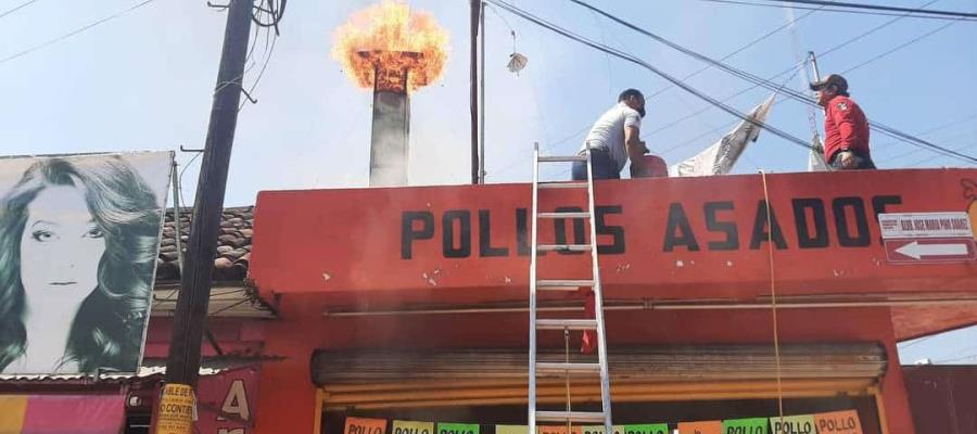 Se registra incendio en pollería de Jalapa