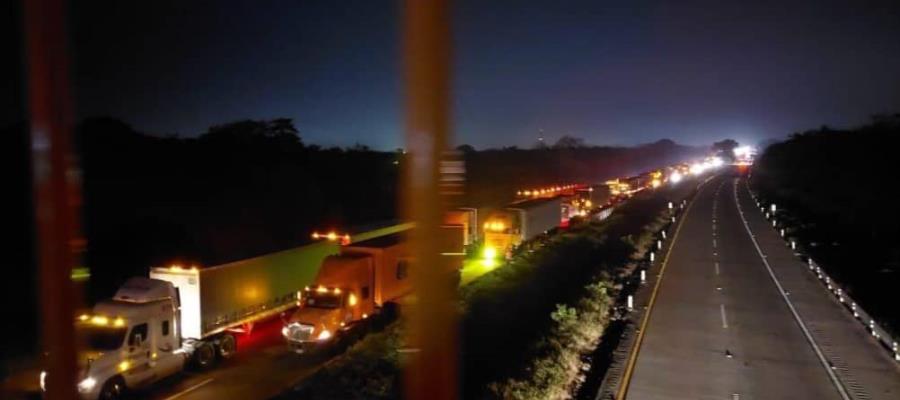 Por conflicto territorial, bloquean carretera Cosoleacaque – Acayucan