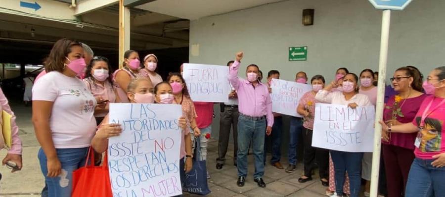 Protestan trabajadores del ISSSTE pidiendo un alto al acoso… laboral