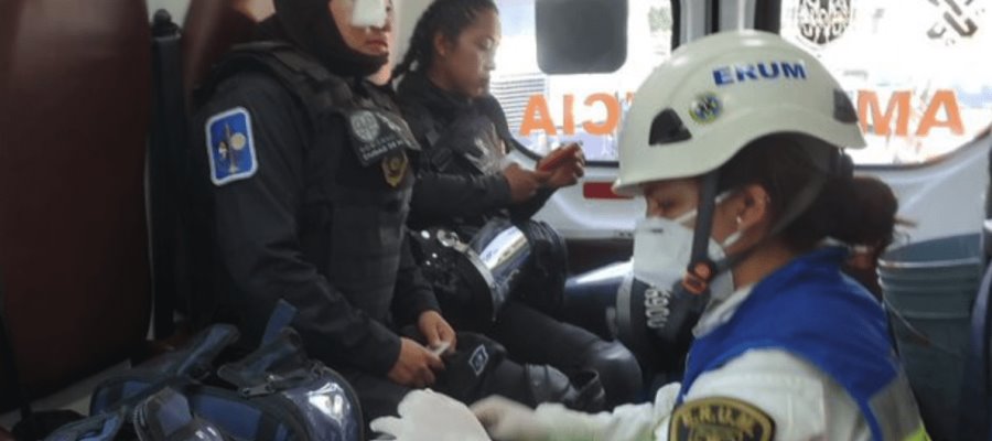 Con picahielo, hieren a mujer policía durante marcha del 8M en CDMX