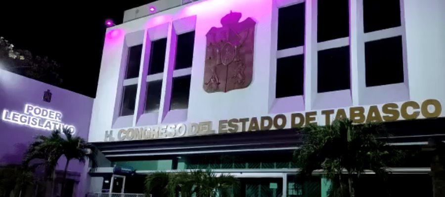 Iluminan edificios públicos de morado en conmemoración del Día Internacional de la Mujer Iluminan edificios públicos de morado en conmemoración del Día Internacional de la Mujer