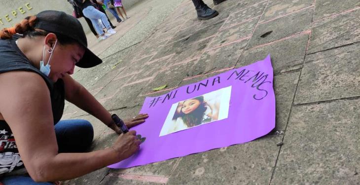 Más de 500 mujeres marchan en Tabasco contra el feminicidio