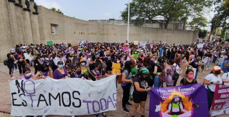 Más de 500 mujeres marchan en Tabasco contra el feminicidio