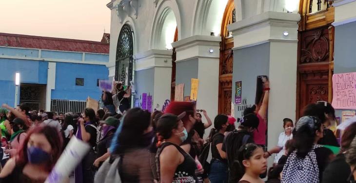 Más de 500 mujeres marchan en Tabasco contra el feminicidio