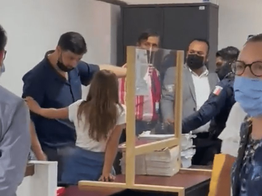 Anuncia Ebrard que sobrinas del productor de Roma ya están con su madre Anuncia Ebrard que sobrinas del productor de Roma ya están con su madre