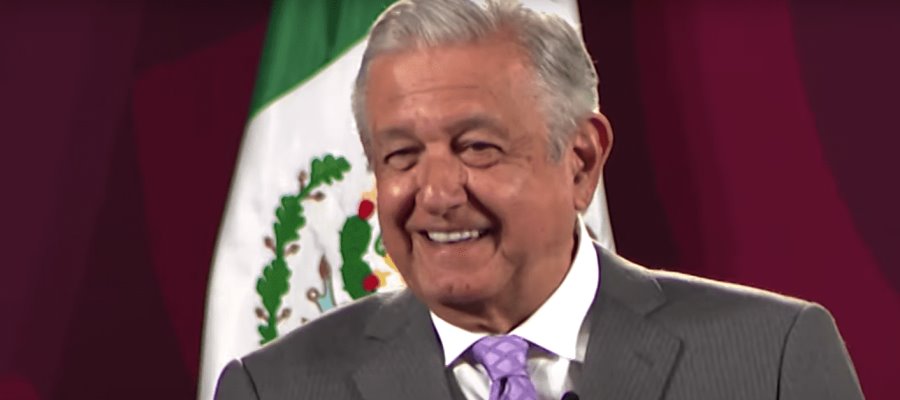 Se carcajea AMLO de los memes sobre la posición de México frente al Parlamento Europeo