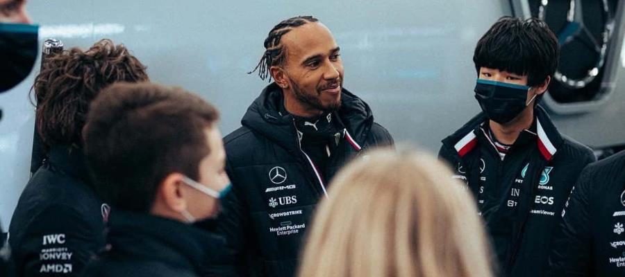 Lewis Hamilton, nuevo inversionista de los Broncos de Denver