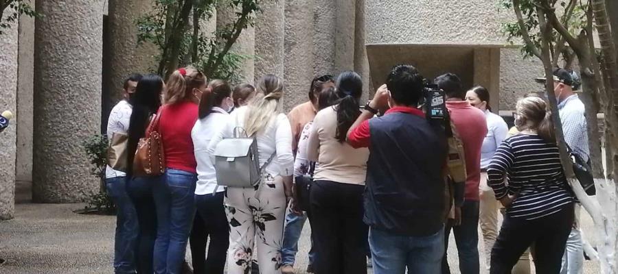 Tras protestar, pagan 5 quincenas atrasadas a trabajadores de contrato del INSABI