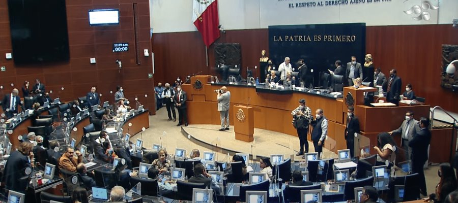 Senado avala que funcionarios puedan promover la Revocación de Mandato