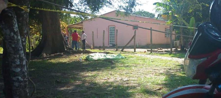 En Comalcalco, hombre cae de un árbol de 5 metros y se mata En Comalcalco, hombre cae de un árbol de 5 metros y se mata