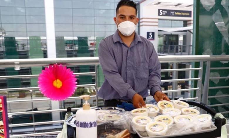 Comerciantes establecidos salen a pasillos del AIFA a ofrecer sus productos Comerciantes establecidos salen a pasillos del AIFA a ofrecer sus productos