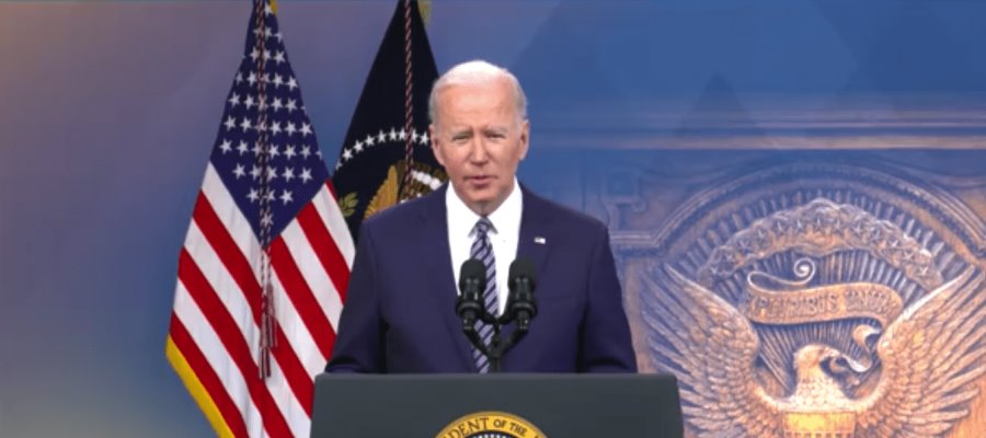 Liberará Biden un millón de barriles de petróleo al día para controlar el precio de la gasolina