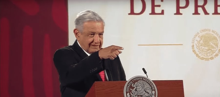 No soy corrupto, Loret y Claudio X. González piensan que soy como ellos: AMLO