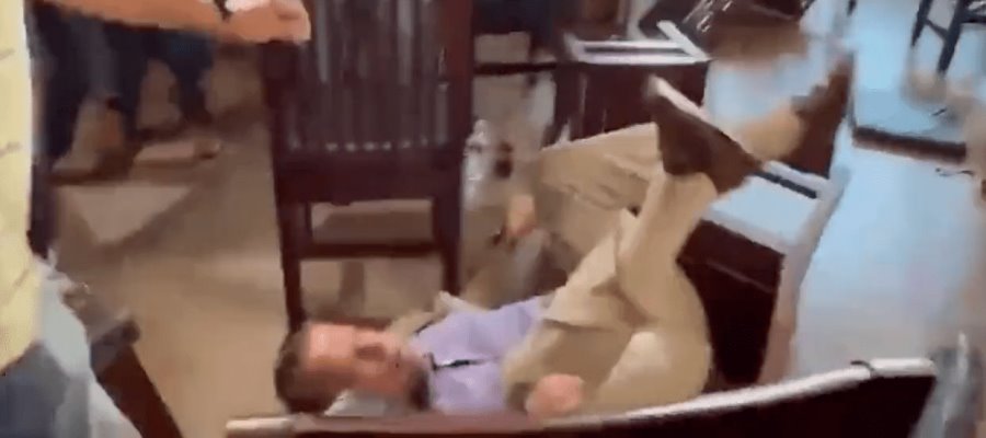 Otra vez Adame... el actor se le va a los golpes al abogado de Carlos Trejo