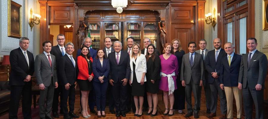 AMLO revela simplificación fiscal para microempresas, tras reunión con empresarios de NL