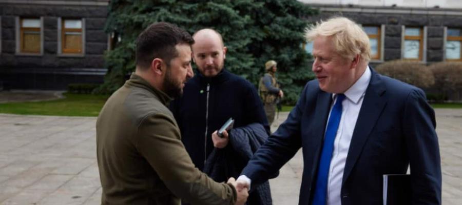 Boris Johnson viaja a Ucrania para presentar un nuevo paquete de ayuda financiera y militar