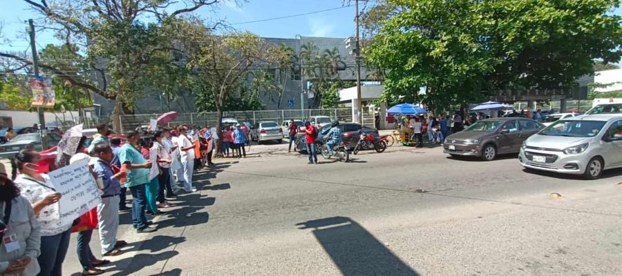 Sindicalizados del ISSSTE bloquean 27 de Febrero en protesta por nuevo hospital Sindicalizados del ISSSTE bloquean 27 de Febrero en protesta por nuevo hospital