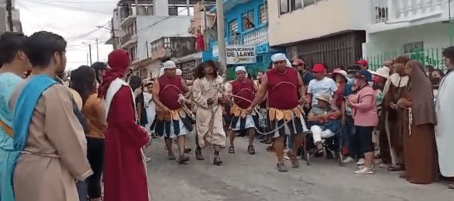 Celebran XIV Viacrucis viviente de ‘Tierra Colorada’ con más de 200 asistentes