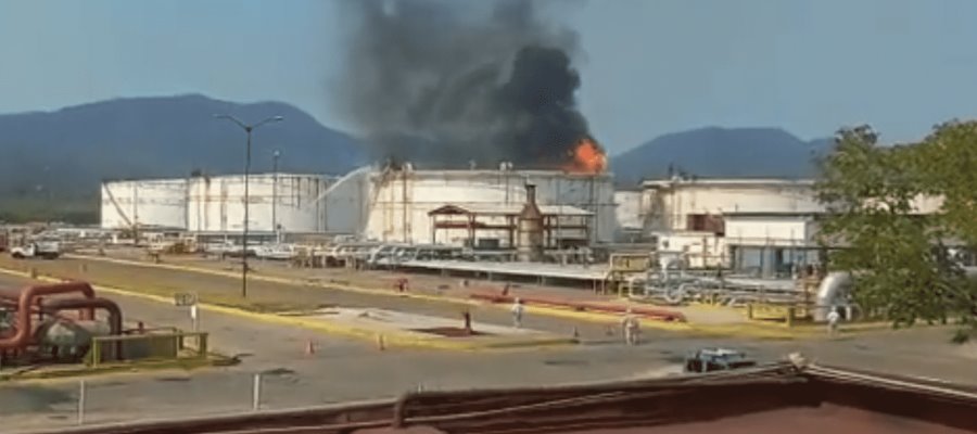 Se registra incendio en la refinería “Ing. Antonio Dovalí Jaime” en Salina Cruz, Oaxaca