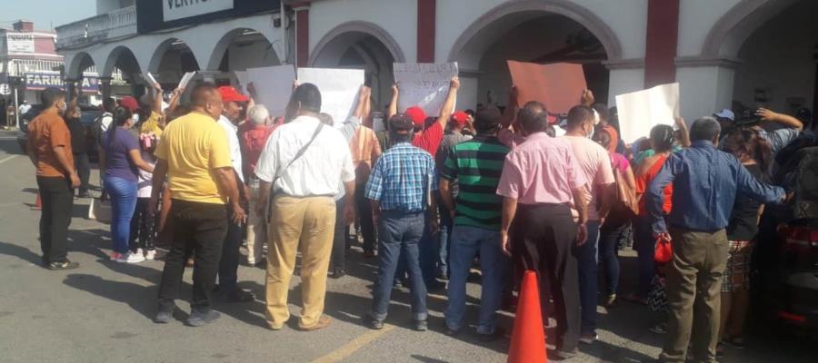 Protestan en Cárdenas por designación de delegados municipales