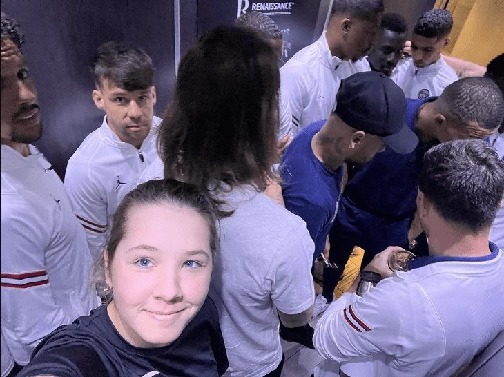 Golfista de 17 años sube a elevador y se encuentra con Messi, Mbappé y otras estrellas del PSG Golfista de 17 años sube a elevador y se encuentra con Messi, Mbappé y otras estrellas del PSG
