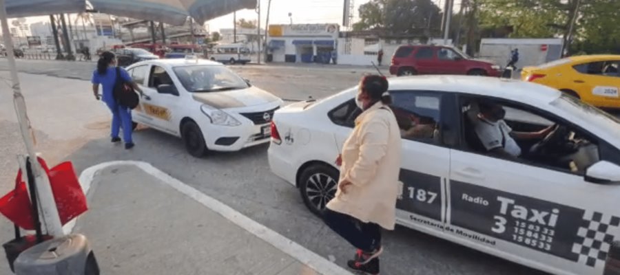 Pese a exhorto, taxis siguen operando sin aire acondicionado