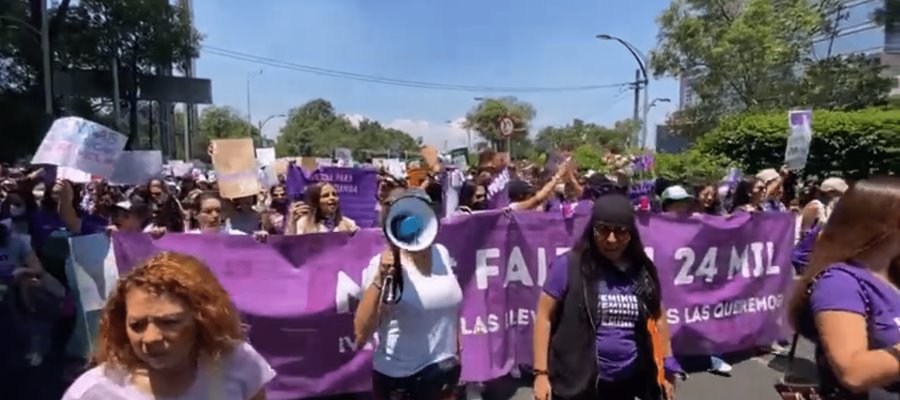 Marchan colectivos en CDMX para exigir justicia por muerte de Debanhi