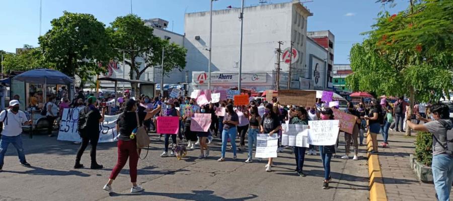 Vuelven a marchar colectivos feministas en Tabasco