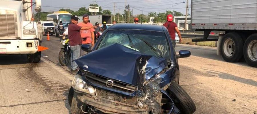 Accidente en la vía Cárdenas-Coatzacoalcos deja dos personas lesionadas