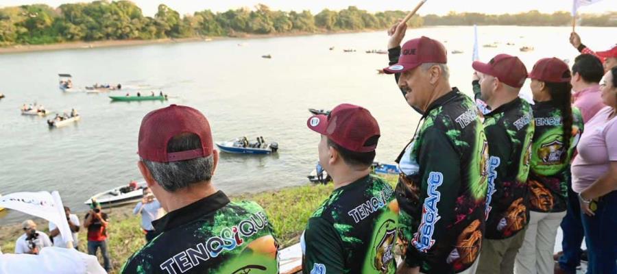 Dan banderazo de salida a pescadores de México y Guatemala en busca de “El Robalo de Oro”