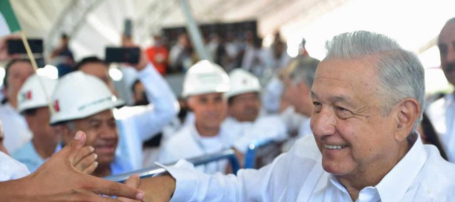 Encabeza AMLO en Tabasco conmemoración del Día del Trabajo desde la refinería de Dos Bocas