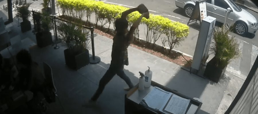 Joven agredido con un tabique en taquería de CDMX podría perder olfato y gusto