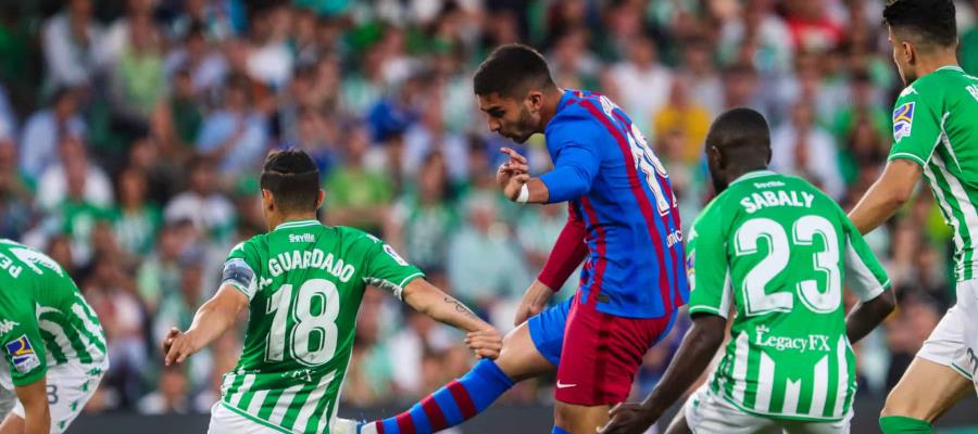 Barcelona reconoce con “pasillo a Real Betis tras ganar Copa del Rey