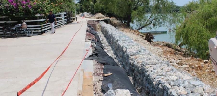 Compromete Sedatu arreglar desperfectos en construcción de biblioteca y malecón de Tepetitán