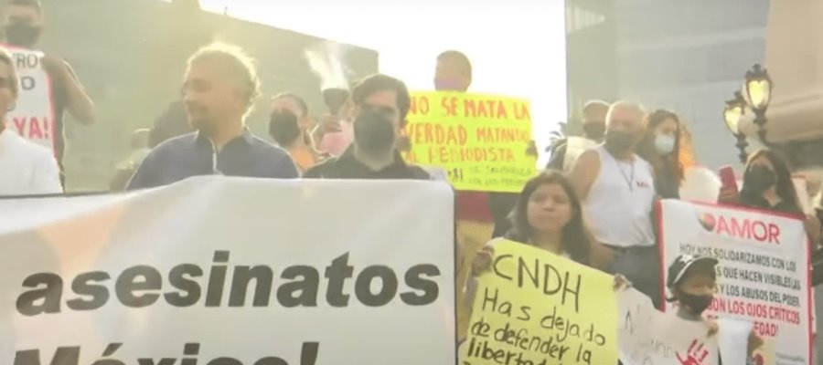 Marchan periodistas en la CDMX para pedir un alto a la violencia contra la prensa en el país