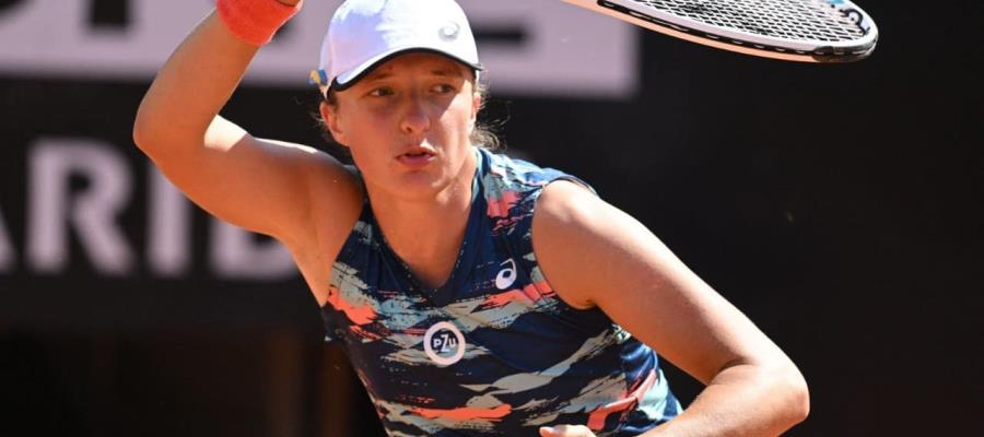 Iga Swiatek avanza a Cuartos tras derrotar a Azarenka