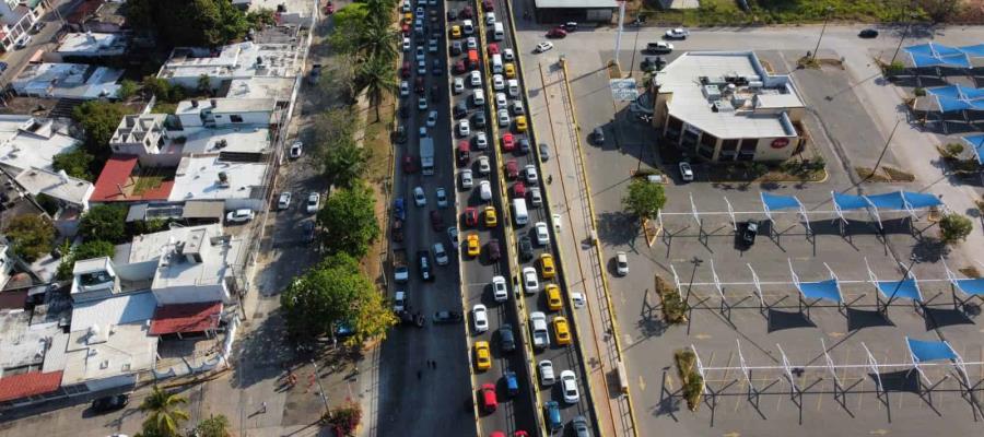Colapsa avenida Universidad por manifestación de vecinos 