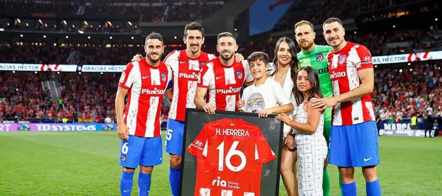 Homenajea Atlético de Madrid a Héctor Herrera y Luis Suárez como despedida